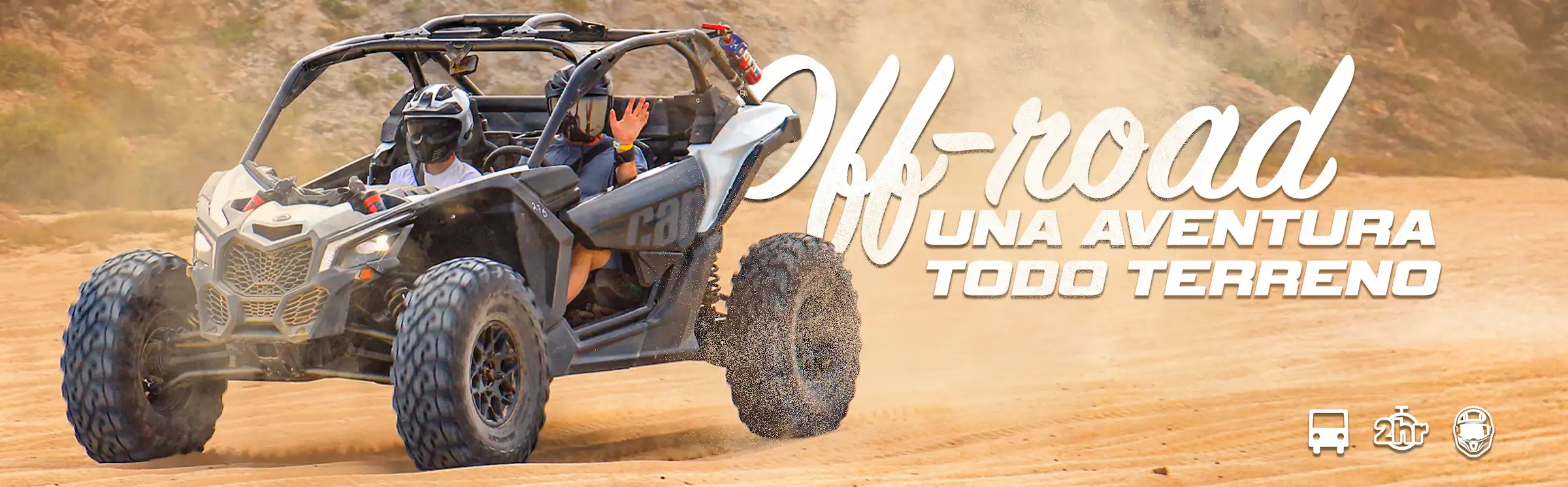 UTV recorriendo ruta off-road levantando arena en Cabo San Lucas